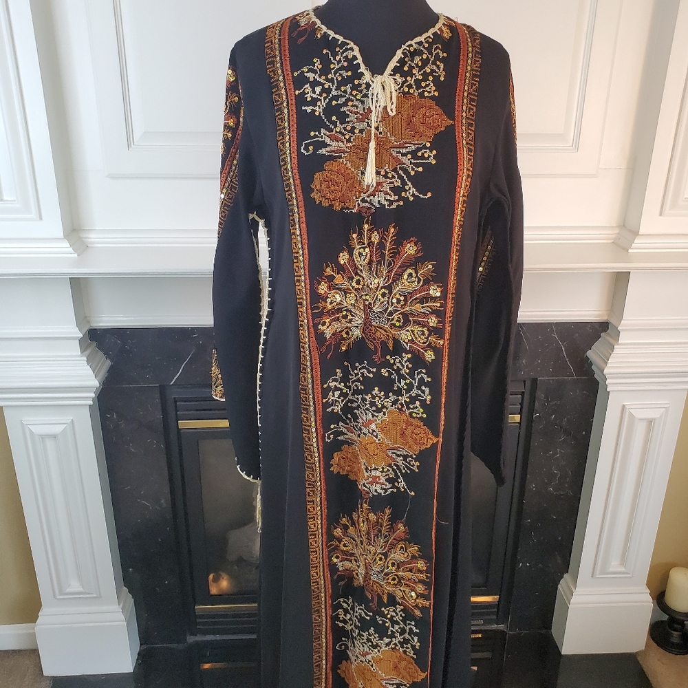 VINTAGE EMBROIDED MAXI CAFTAN